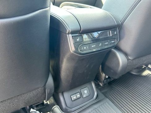 Used 2025 Toyota Highlander Platinum AWD/4WD image 13