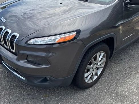 Used 2018 Jeep Cherokee Limited AWD/4WD image 1