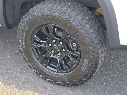 Used 2023 Chevrolet Silverado 1500 ZR2 w/ Technology Package AWD/4WD image 20