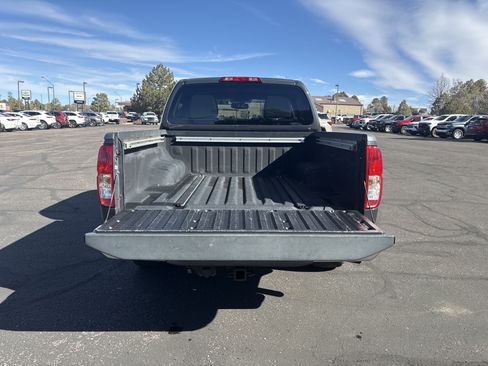 Used 2013 Nissan Frontier SL w/ Moonroof Pkg image 11
