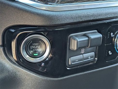 Used 2024 GMC Sierra 1500 SLE image 31