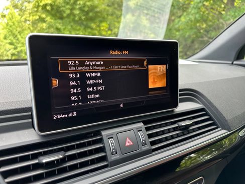 Used 2018 Audi Q5 2.0T Premium Plus w/ Premium Plus Package AWD/4WD image 25