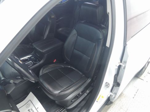 Used 2020 Chevrolet Traverse LT w/ LT Premium Package image 5