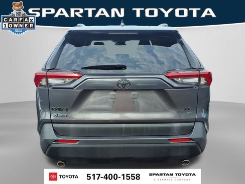 Used 2021 Toyota RAV4 LE FWD image 8