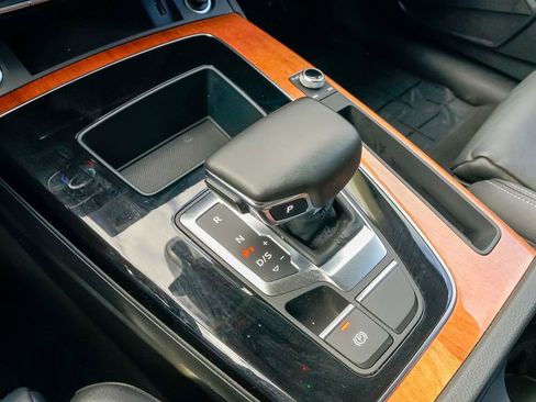 Used 2022 Audi Q5 e Premium w/ Convenience Package image 23