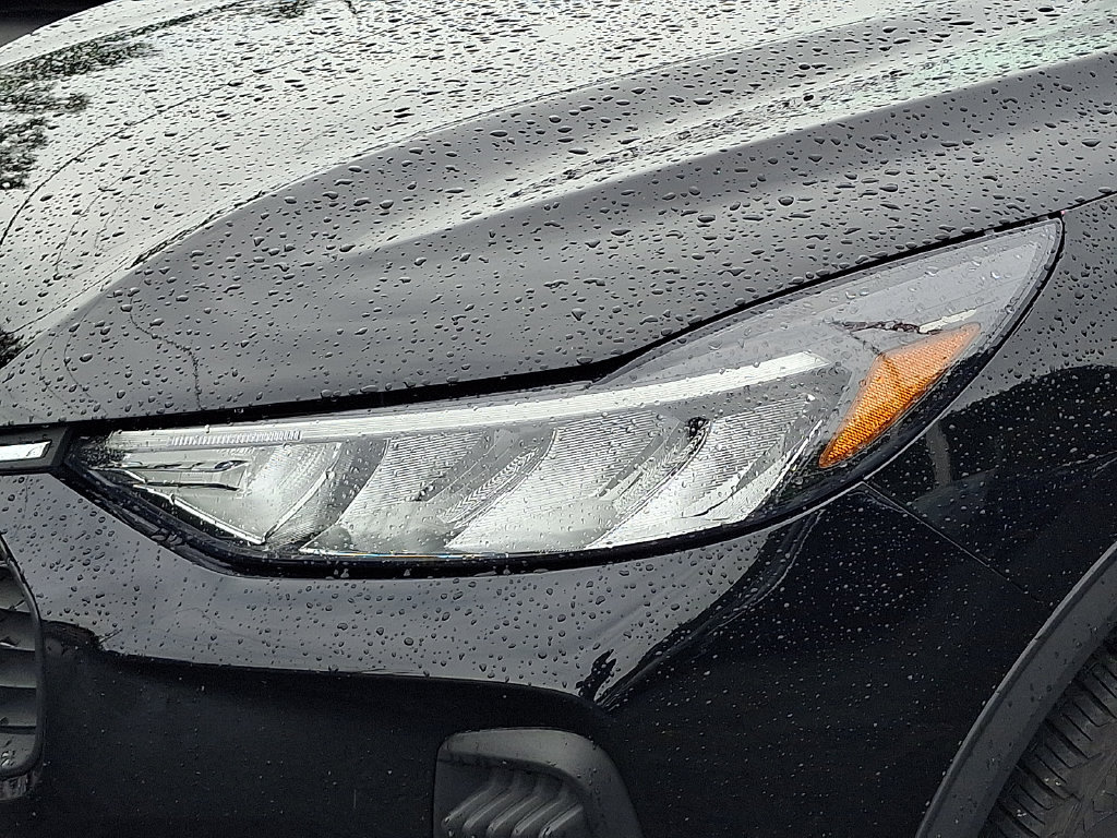 Used 2025 Ford Escape Active AWD/4WD image 9