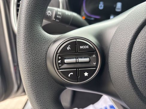 Used 2025 Kia Soul LX image 23