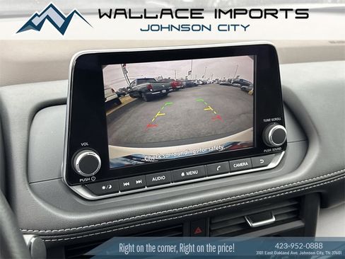 Used 2023 Nissan Rogue SV image 14