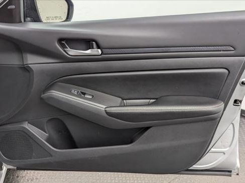 Used 2024 Nissan Altima 2.5 SV image 22