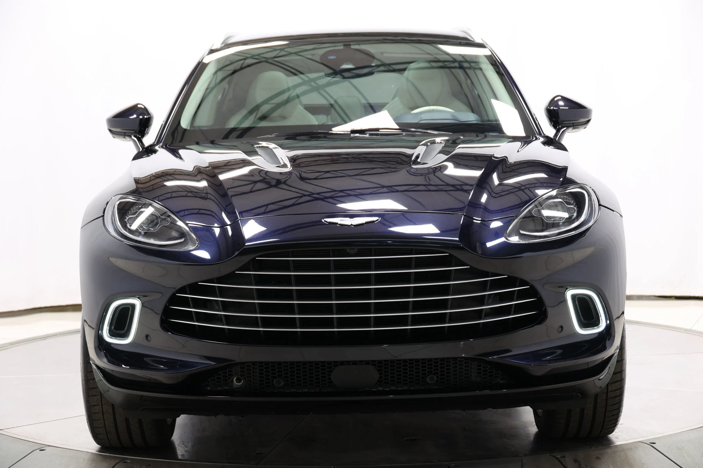 Used 2021 Aston Martin DBX AWD/4WD image 91