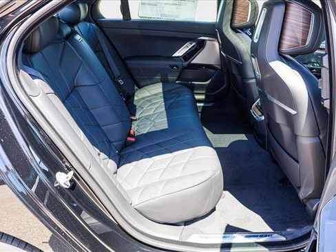 New 2025 BMW 760i xDrive image 24
