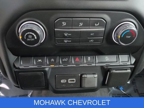 Used 2022 Chevrolet Silverado 1500 Custom Trail Boss AWD/4WD image 18