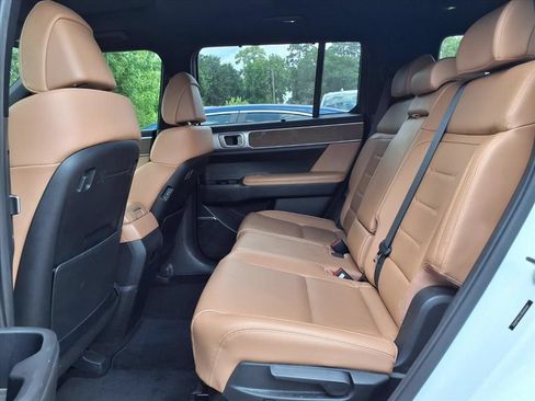 Used 2024 Hyundai Santa Fe Limited FWD image 10