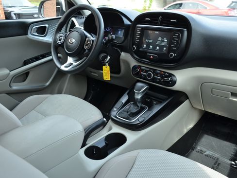 Used 2020 Kia Soul LX image 20