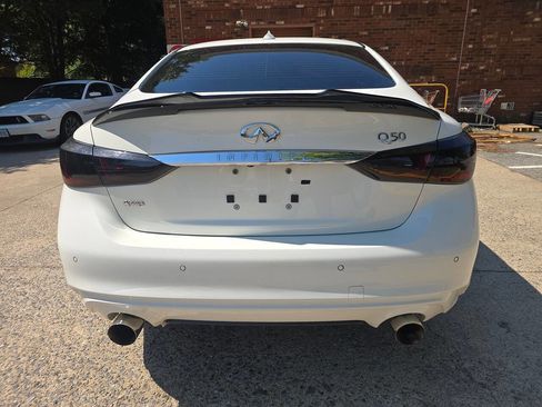 Used 2018 INFINITI Q50 Luxe w/ Essential Package (3.0T Luxe) AWD/4WD image 5