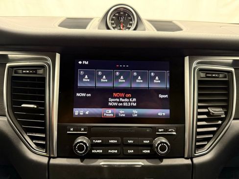 Used 2018 Porsche Macan GTS image 34