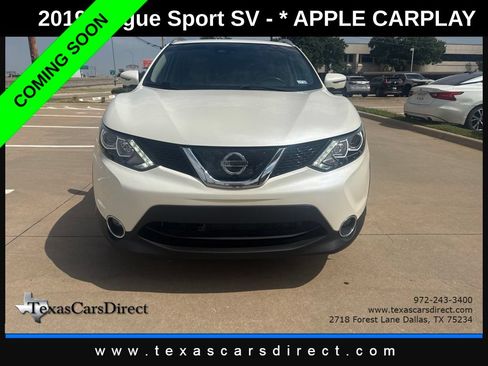 Used 2019 Nissan Rogue Sport SV w/ Technology Package FWD image 2