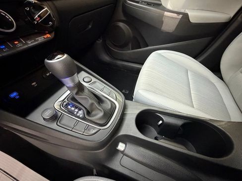 Used 2023 Hyundai Kona SEL AWD/4WD image 32