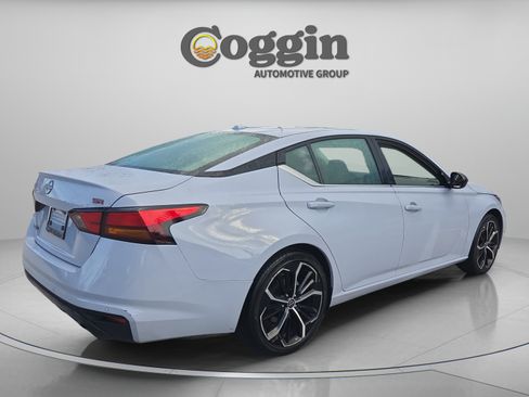 Used 2024 Nissan Altima 2.5 SR FWD image 5