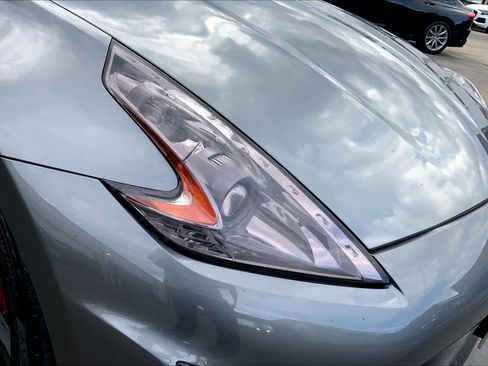 Used 2016 Nissan 370Z Sport image 24