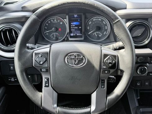 Used 2023 Toyota Tacoma TRD Sport w/ Technology Package AWD/4WD image 5