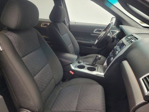 Used 2014 Ford Explorer XLT image 21