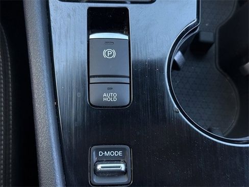 Used 2021 Nissan Rogue S image 19