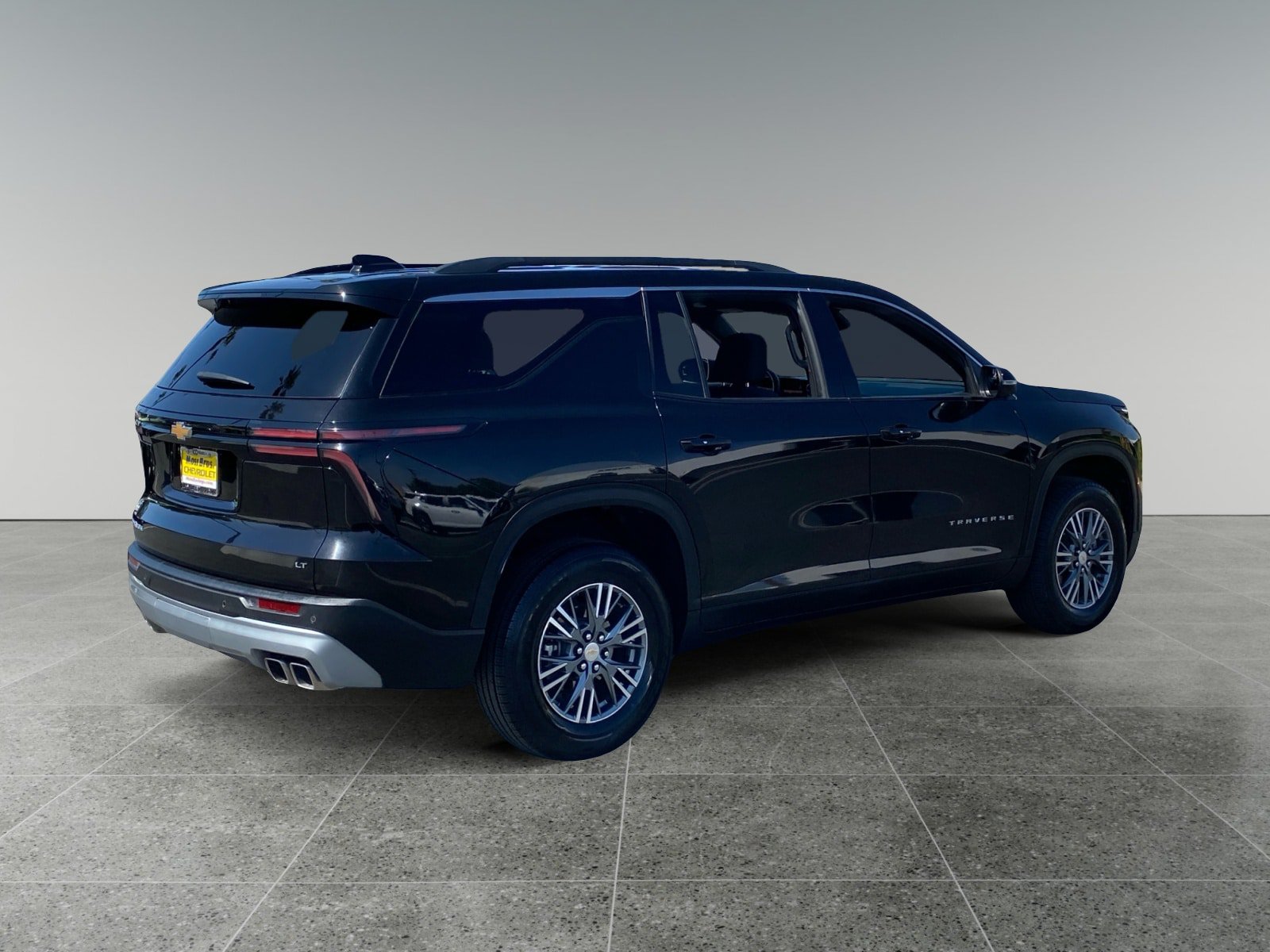 Used 2024 Chevrolet Traverse LT FWD image 5