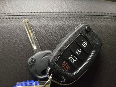 Used 2018 Hyundai Santa Fe Sport AWD/4WD image 32