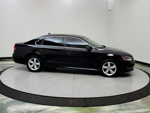 Used 2013 Volkswagen Passat 2.5 SE FWD image 4