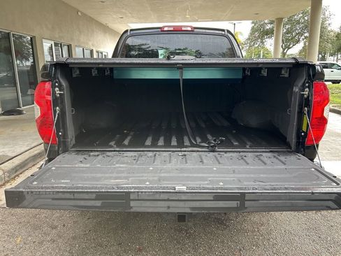 Used 2017 Toyota Tundra SR5 image 32