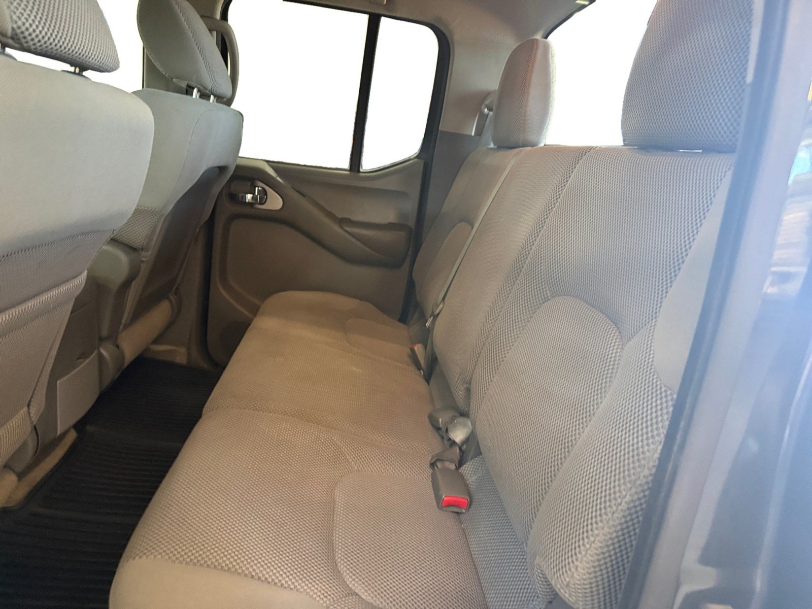 Used 2012 Nissan Frontier SV w/ SV Premium Utility Pkg AWD/4WD image 13