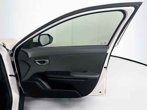 Used 2025 Kia K4 FWD image 31
