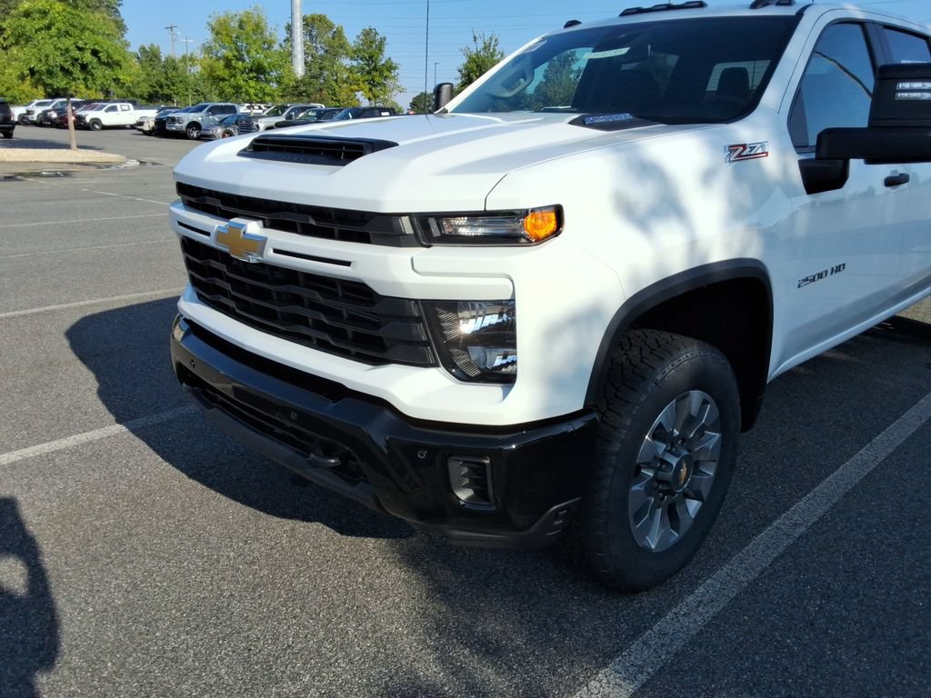 New 2026 Chevrolet Silverado 2500 Custom w/ Custom Value Package AWD/4WD image 9