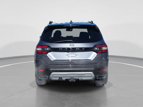 Used 2025 Honda Pilot Touring image 6