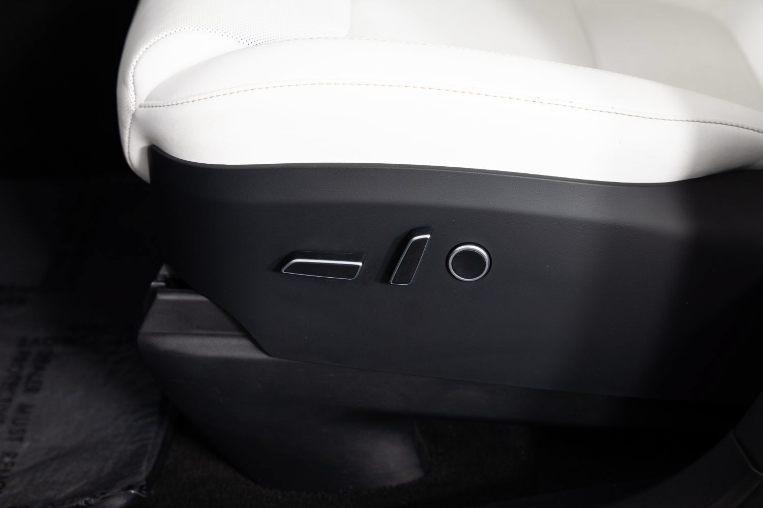 Used 2023 Tesla Model X AWD/4WD image 16
