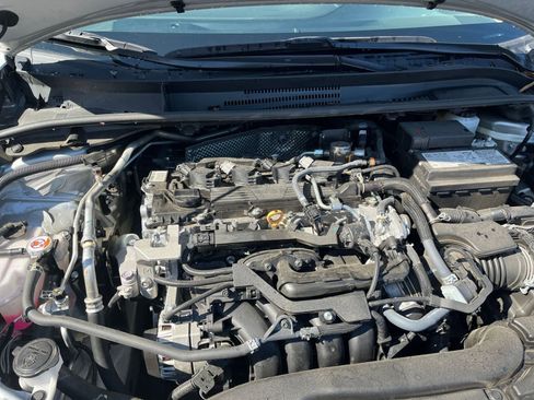 Used 2025 Toyota Corolla LE image 30