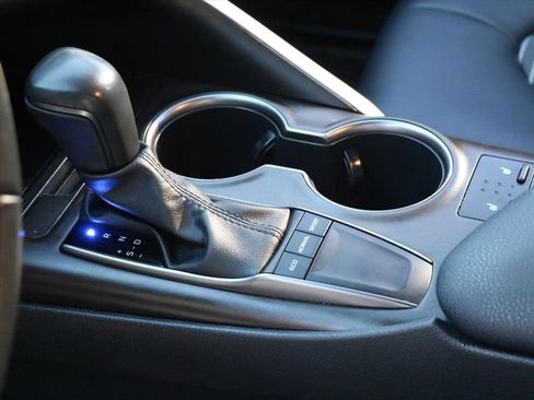 Used 2023 Toyota Camry SE image 29