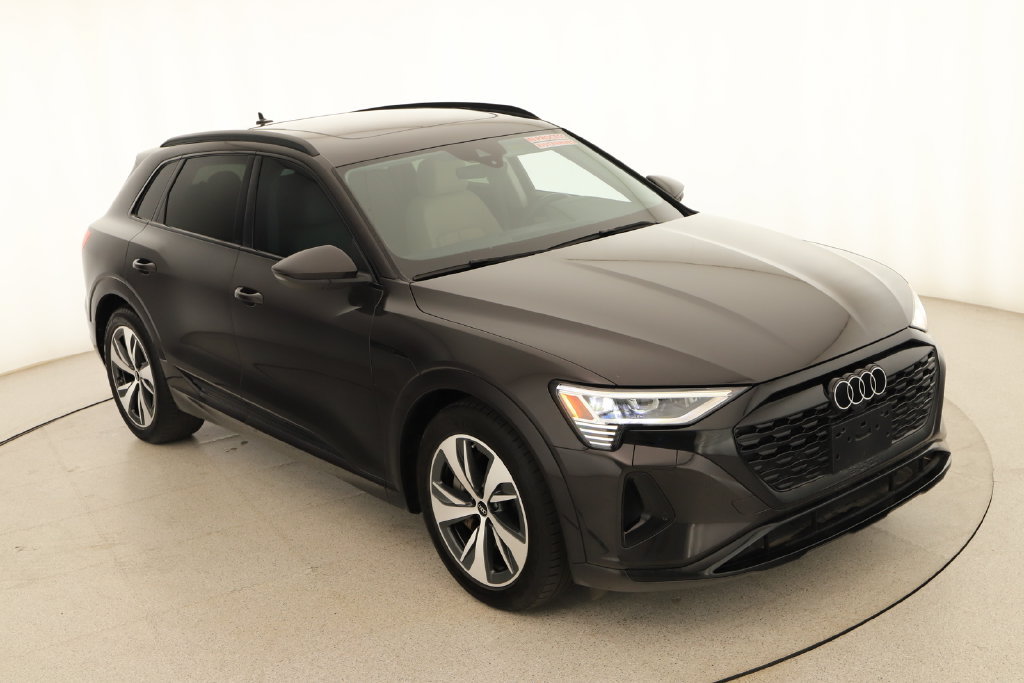 Certified 2024 Audi Q8 e-tron Premium AWD/4WD image 35