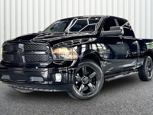 Used 2019 RAM 1500 Classic SLT AWD/4WD image 3