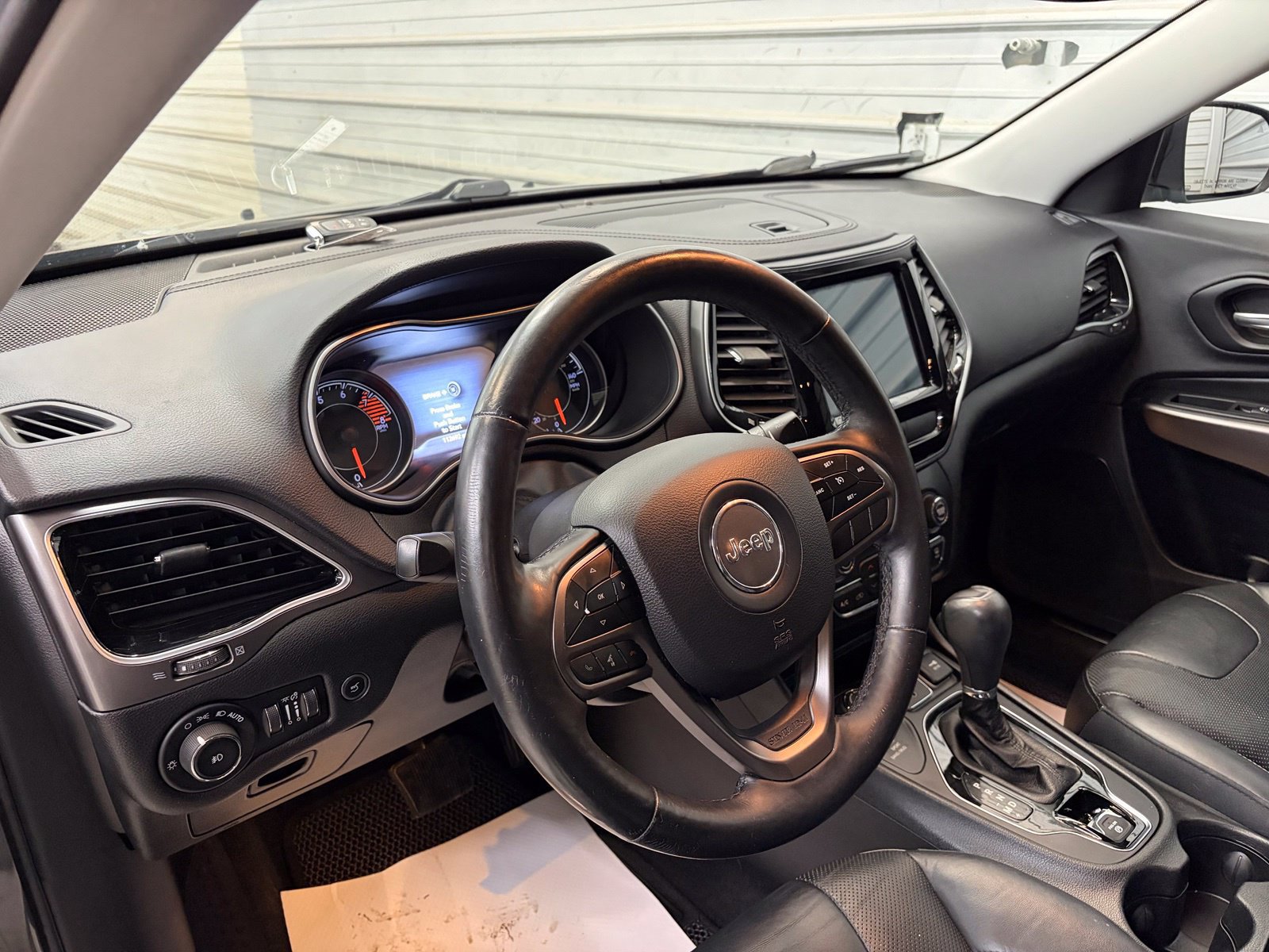 Used 2019 Jeep Cherokee Limited AWD/4WD image 14