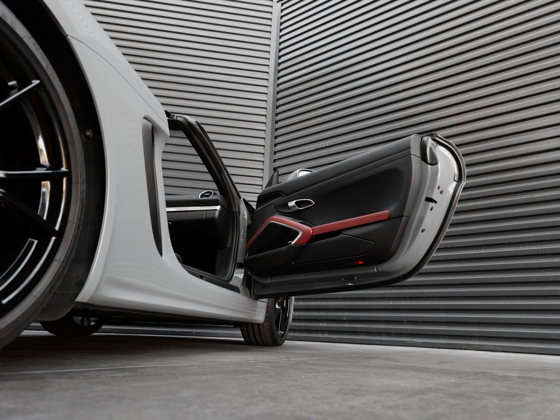 Certified 2025 Porsche 718 Boxster S RWD image 33