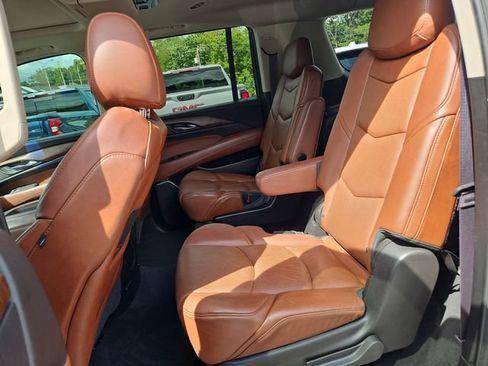 Used 2015 Cadillac Escalade ESV Premium AWD/4WD image 12