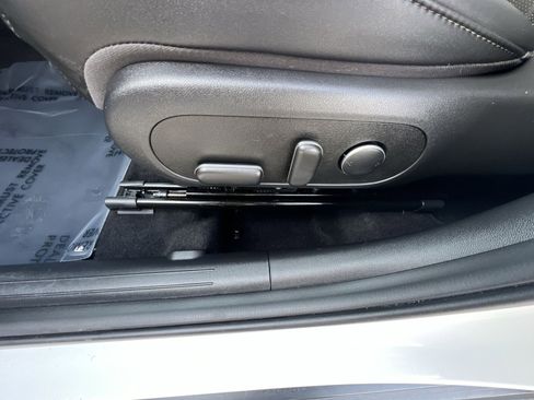 Used 2024 Hyundai Kona Limited image 14