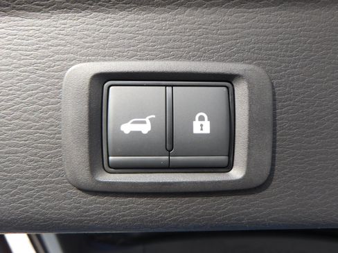 New 2025 Mitsubishi Outlander SE image 34