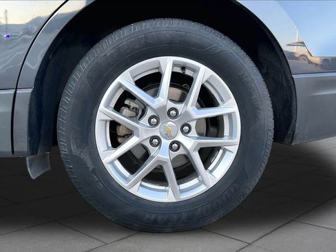 Used 2022 Chevrolet Equinox LS w/ LS Convenience Package FWD image 9