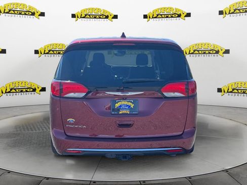 Used 2020 Chrysler Pacifica Touring w/ Advanced Safetytec Group FWD image 4