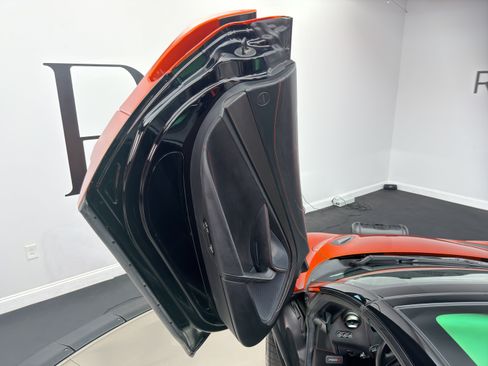 Used 2020 McLaren 720S Spider RWD image 24