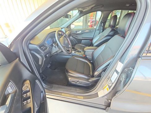 Used 2025 Ford Escape ST-Line AWD/4WD image 4
