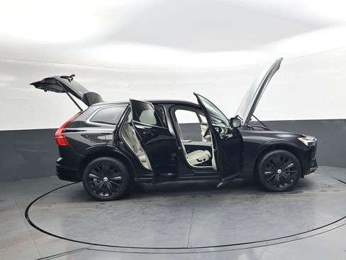 Used 2022 Volvo XC60 B5 Inscription w/ Advanced Package image 40